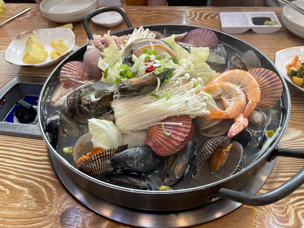 살아있는 해물천국 - 거제도 해산물 | 뽈레 Polle