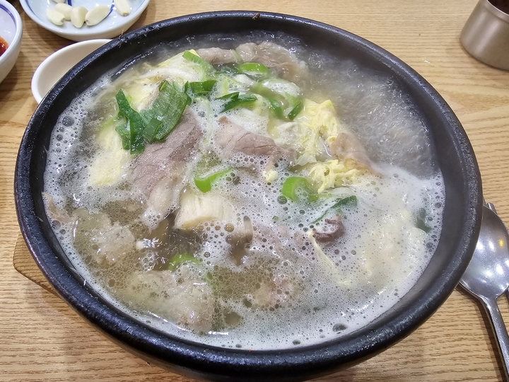 신촌돌솥설렁탕 꼬리곰탕 - 연산동 설렁탕 | 뽈레 Polle